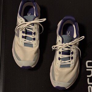 Running shoes On Cloud W8